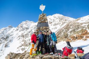 Skitour zur Ötzifundstelle mit dem Extrem-Skifahrer Axel NaglichSkitour al luogo di ritrovamento di Ötzi con lo scialpinista Axel Naglich Skitour to the findspot of the Iceman wit the extreme athlete Axel Naglich
