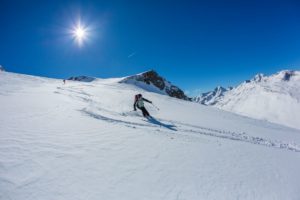 Skitour zur Ötzifundstelle mit dem Extrem-Skifahrer Axel NaglichSkitour al luogo di ritrovamento di Ötzi con lo scialpinista Axel Naglich Skitour to the findspot of the Iceman wit the extreme athlete Axel Naglich