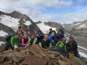 Tour zur Ötzi-FundstelleTour al luogo di ritrovamento di ÖtziTour to the iceman discovery site30 July 2019