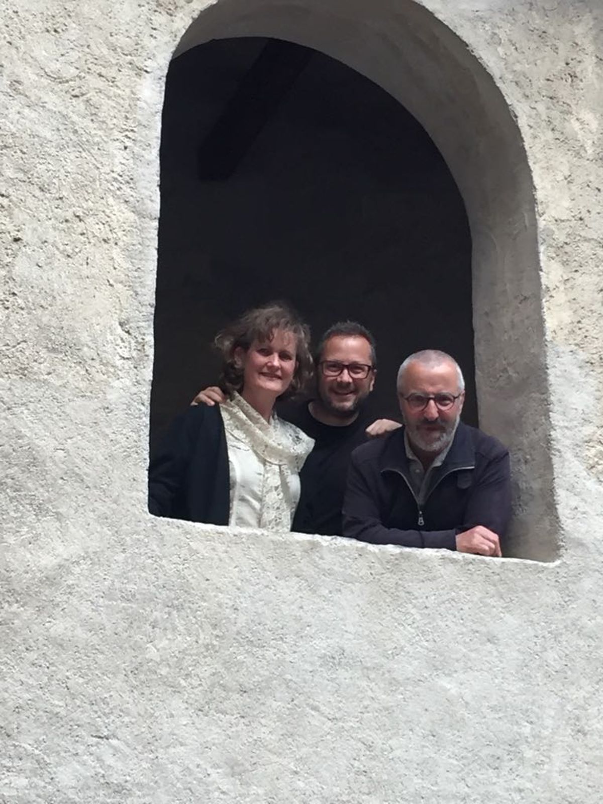 Martha Rauner Stecher, Hannes Ortler und Ernst Thoma unterwegs mit den Korrner Liedern  Martha Rauner Stecher, Hannes Ortler e Ernst Thoma in viaggio con le canzoni dei Korrner Martha Rauner Stecher, Hannes Ortler and Ernst Thoma on the way with the Korrner songs