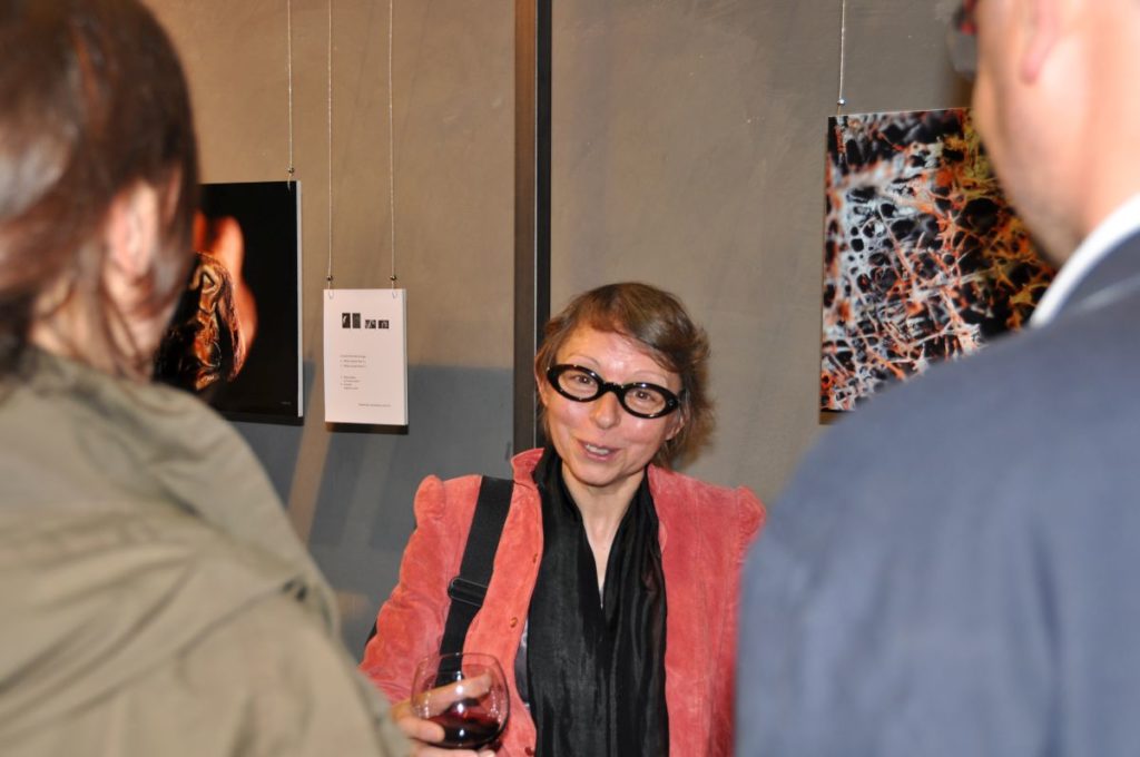 Die französische Fotografin Claire Artemyz bei der Eröffnung ihrer Ausstellung Memories <br/>La fotografa francese Claire Artemyz allinaugurazione della sua mostra Memories<br/>The french fotographer Claire Artemyz at the opening ceremony of her exhibition Memories