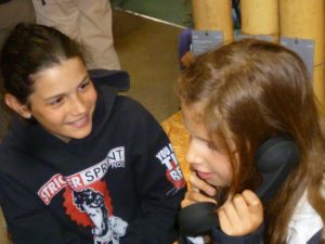 Ausstellung zur Geschichte der Flöte von Edith Exo und Johanna NiederkoflerMostra sulla storia dei flautiExhibition on the history of the flutes