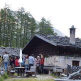Aperitif auf der Mastaunalm<br />Aperitivo alla malga Mastaun<br />Having an aperitiv at the alm Mastaun<br /><br />1810 m