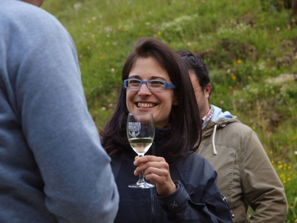 Aperitif auf der Mastaunalm<br/>Aperitivo alla malga Mastaun<br/> Having an aperitiv at the alm Mastaun<br/><br/>1810 m