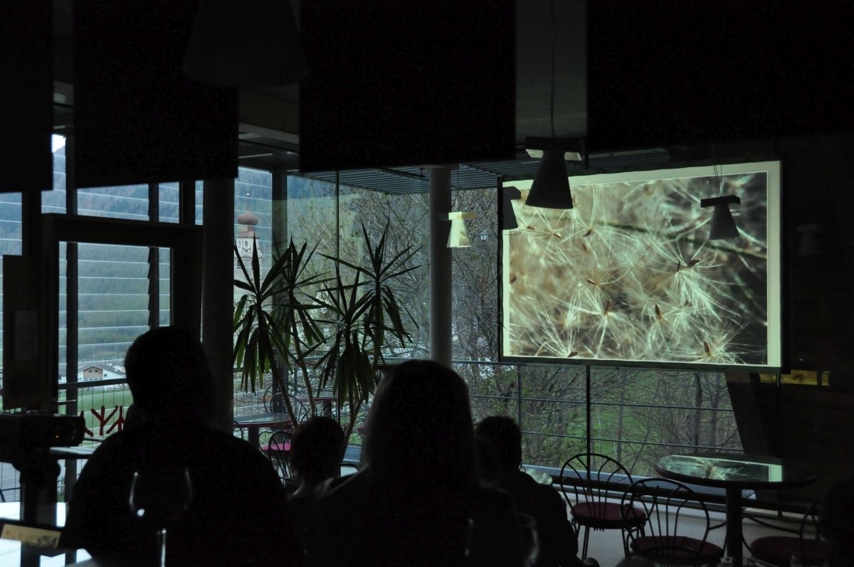 Eröffnung der Fotoausstellung Cimelia von Daniela Brugger aus KarthausInaugurazione di Cimelia, una mostra della fotografa senalese Daniela BruggerOpening of the photography exhibition by the South Tyrolean photographer Daniela Brugger