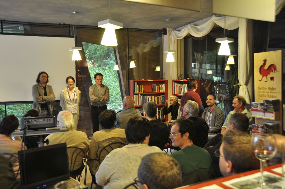 Vortrag "Was Boden und Eis erzählen" von Dr. Andreas Putzer und Dr. Hubert SteinerConferenza "La terra e il ghiaccio raccontano" di Dr. Andreas Putzer e Dr. Hubert SteinerPresentation "Was Boden und Eis erzählen" by Dr. Andreas Putzer and Dr. Hubert SteinerJune 2016 "