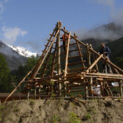 Arbeiten für das neue Areal im Freilichtbereich<br />Lavori nellarea nuova della zona allaperto dellarcheoParc della val Senales<br />Working for the new outside area of archeoParc <br /><br />Summer 2016