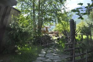 Arbeiten für das neue Areal im FreilichtbereichLavori nellarea nuova della zona allaperto dellarcheoParc della val SenalesWorking for the new outside area of archeoParc Summer 2016