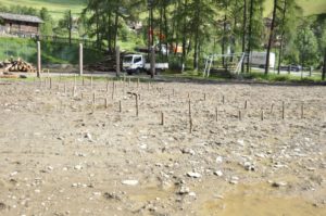 Arbeiten für das neue Areal im FreilichtbereichLavori nellarea nuova della zona allaperto dellarcheoParc della val SenalesWorking for the new outside area of archeoParc Summer 2016