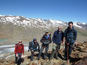 Gletschertour zur Ötzifundstelle mit Hans KammerlanderEscursione alpinistica al luogo di ritrovamento dellUomo venuto dal ghiaccio con Hans KammerlanderMountaineering trip to the findspot of the Iceman with Hans KammerlanderÖtzi Glacier Tour Summer 2016