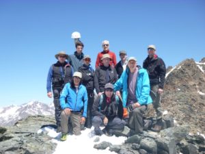 Gletschertour zur Ötzifundstelle mit Hans KammerlanderEscursione alpinistica al luogo di ritrovamento dellUomo venuto dal ghiaccio con Hans KammerlanderMountaineering trip to the findspot of the Iceman with Hans KammerlanderÖtzi Glacier Tour Summer 2016