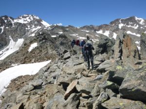 Gletschertour zur Ötzifundstelle mit Hans KammerlanderEscursione alpinistica al luogo di ritrovamento dellUomo venuto dal ghiaccio con Hans KammerlanderMountaineering trip to the findspot of the Iceman with Hans KammerlanderÖtzi Glacier Tour Summer 2016