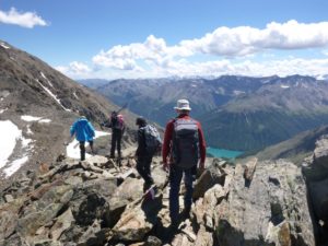 Gletschertour zur Ötzifundstelle mit Hans KammerlanderEscursione alpinistica al luogo di ritrovamento dellUomo venuto dal ghiaccio con Hans KammerlanderMountaineering trip to the findspot of the Iceman with Hans KammerlanderÖtzi Glacier Tour Summer 2016