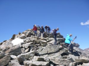Gletschertour zur Ötzifundstelle mit Hans KammerlanderEscursione alpinistica al luogo di ritrovamento dellUomo venuto dal ghiaccio con Hans KammerlanderMountaineering trip to the findspot of the Iceman with Hans KammerlanderÖtzi Glacier Tour Summer 2016