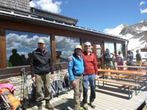 Gletschertour zur Ötzifundstelle mit Hans KammerlanderEscursione alpinistica al luogo di ritrovamento dellUomo venuto dal ghiaccio con Hans KammerlanderMountaineering trip to the findspot of the Iceman with Hans KammerlanderÖtzi Glacier Tour Summer 2016