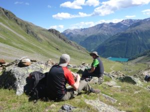 Gletschertour zur Ötzifundstelle mit Hans KammerlanderEscursione alpinistica al luogo di ritrovamento dellUomo venuto dal ghiaccio con Hans KammerlanderMountaineering trip to the findspot of the Iceman with Hans KammerlanderÖtzi Glacier Tour Summer 2016