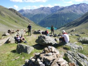 Gletschertour zur Ötzifundstelle mit Hans KammerlanderEscursione alpinistica al luogo di ritrovamento dellUomo venuto dal ghiaccio con Hans KammerlanderMountaineering trip to the findspot of the Iceman with Hans KammerlanderÖtzi Glacier Tour Summer 2016