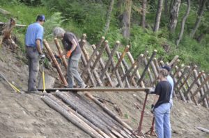 Die archeoParc-Bauwoche 2016 Una settimana allinsegna delle capanne di Ötzi 2016House Building Week 2016July 2016