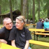 Die archeoParc-Bauwoche 2016<br /> Una settimana allinsegna delle capanne di Ötzi 2016<br />House Building Week 2016<br /><br />July 2016