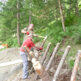Die archeoParc-Bauwoche 2016<br /> Una settimana allinsegna delle capanne di Ötzi 2016<br />House Building Week 2016<br /><br />July 2016