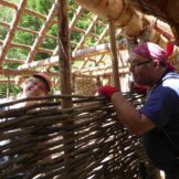 Die archeoParc-Bauwoche 2016<br /> Una settimana allinsegna delle capanne di Ötzi 2016<br />House Building Week 2016<br /><br />July 2016