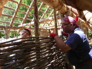 Die archeoParc-Bauwoche 2016 Una settimana allinsegna delle capanne di Ötzi 2016House Building Week 2016July 2016