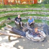 Die archeoParc-Bauwoche 2016<br /> Una settimana allinsegna delle capanne di Ötzi 2016<br />House Building Week 2016<br /><br />July 2016