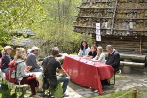 Kinderkonferenz über die Sommerferienbetreuung im archeoParcPresentazioni di bambini del grest estivo dellarcheoParcPresentation of children's holiday camp organized by the archeoParc International Museumday13 May 2018