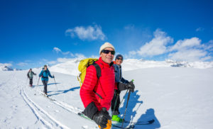 Ötzi Glacier Tour mit Axel Naglich - Aufstieg zur Ötzifundstelle am Tisenjoch im Schnalstal  Ötzi Glacier Tour con Axel Naglich - salita fino al luogo di ritrovamento di Ötzi al giogo di Tisa nella Val Senales  Ötzi Glacier Tour with Axel Naglich in Val Senales Valley in northern Italy