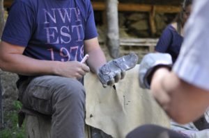 Internationales Steinschlägersymposium 2019 im archeoParc SchnalstalConferenza internazionale della scheggiatura della pietra 2019 nellarcheoParc Val SenalesInternational Flint Knapping Symposium 2019 at the archeoParc Val Senales in northern ItalyarcheoParc SchnalstalSpring 2019
