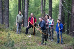 Europäische Meisterschaften im Prähistorischen Bogenschießen und Speerschleudern im archeoParc SchnalstalCampionati europei di tiro con larco preistorico e lancio con il propulsore allarcheoParc Val 
SenalesEuropean Championship for Prehistoric Weapons at archeoParc Val SenalesSeptember 2019