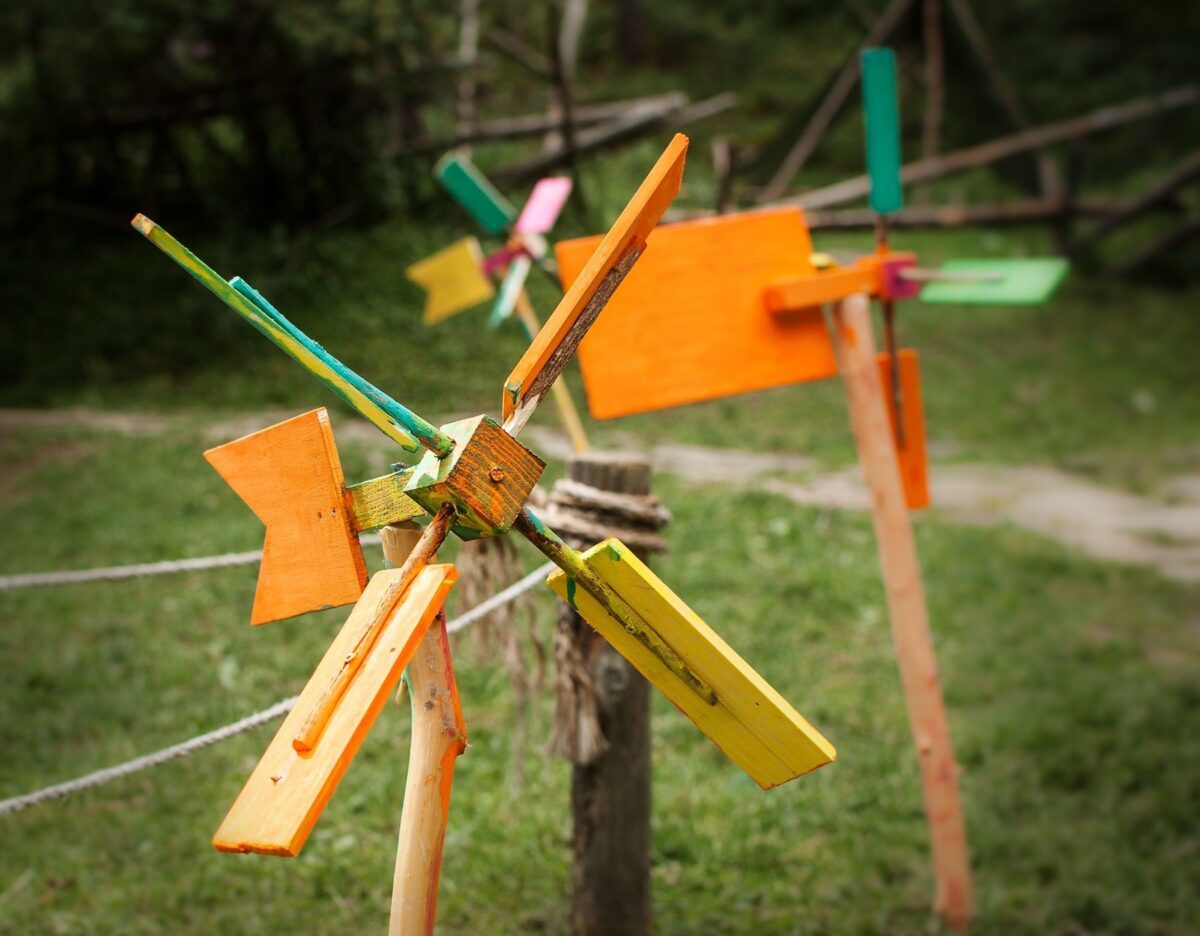 Werkstücke Ferienbetreuung<br/>Lavori di bricolage dellestate bambini<br/>Childrens work pieces<br/><br/>Kindersommer