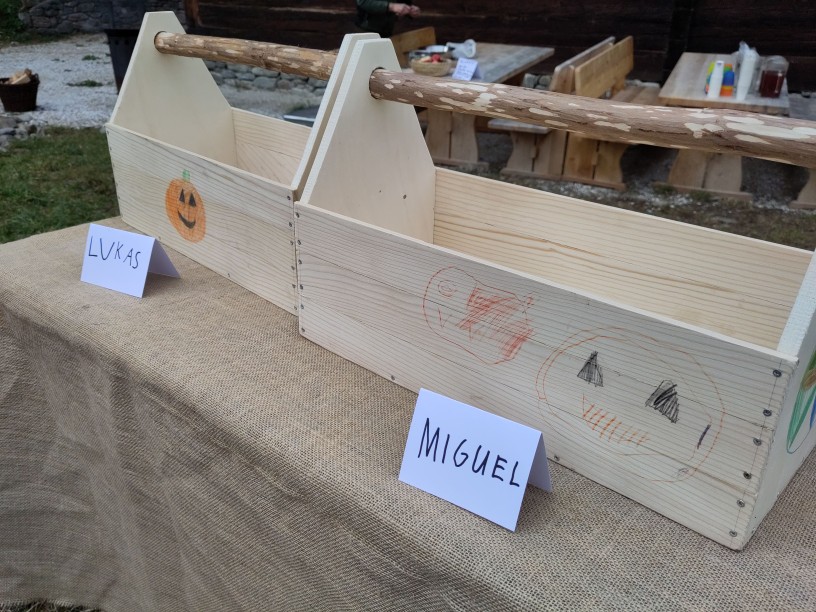 Werkstücke der Kinderwerkwoche<br/> I lavori finiti del grest autunnale<br/><br/>October 2025