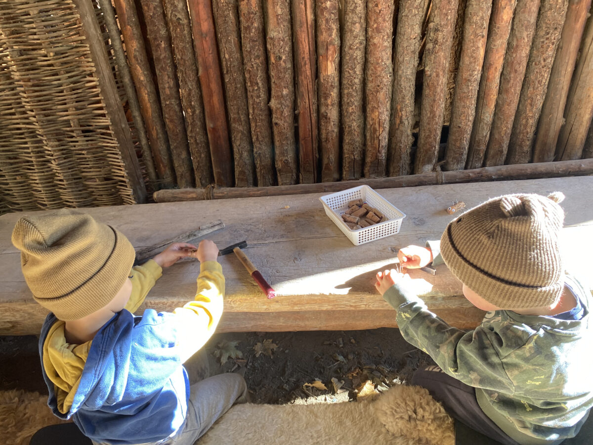 Konzentriertes Arbeiten bei der Kinderwerkwoche<br/> Lavoro concentrato al grest autunnale<br/><br/>October 2025
