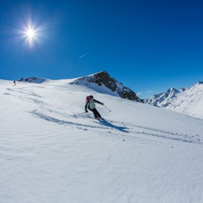 Skitour zur Ötzifundstelle mit dem Extrem-Skifahrer Axel Naglich<br/>Skitour al luogo di ritrovamento di Ötzi con lo scialpinista Axel Naglich <br/>Skitour to the findspot of the Iceman wit the extreme athlete Axel Naglich<br/><br/>